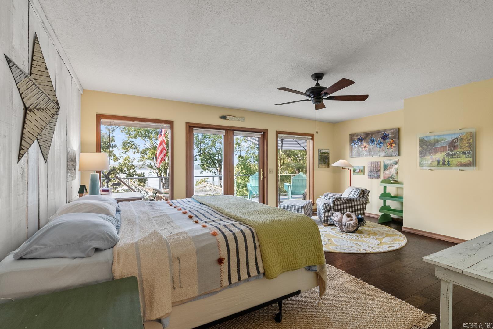 639 Lakefront Road