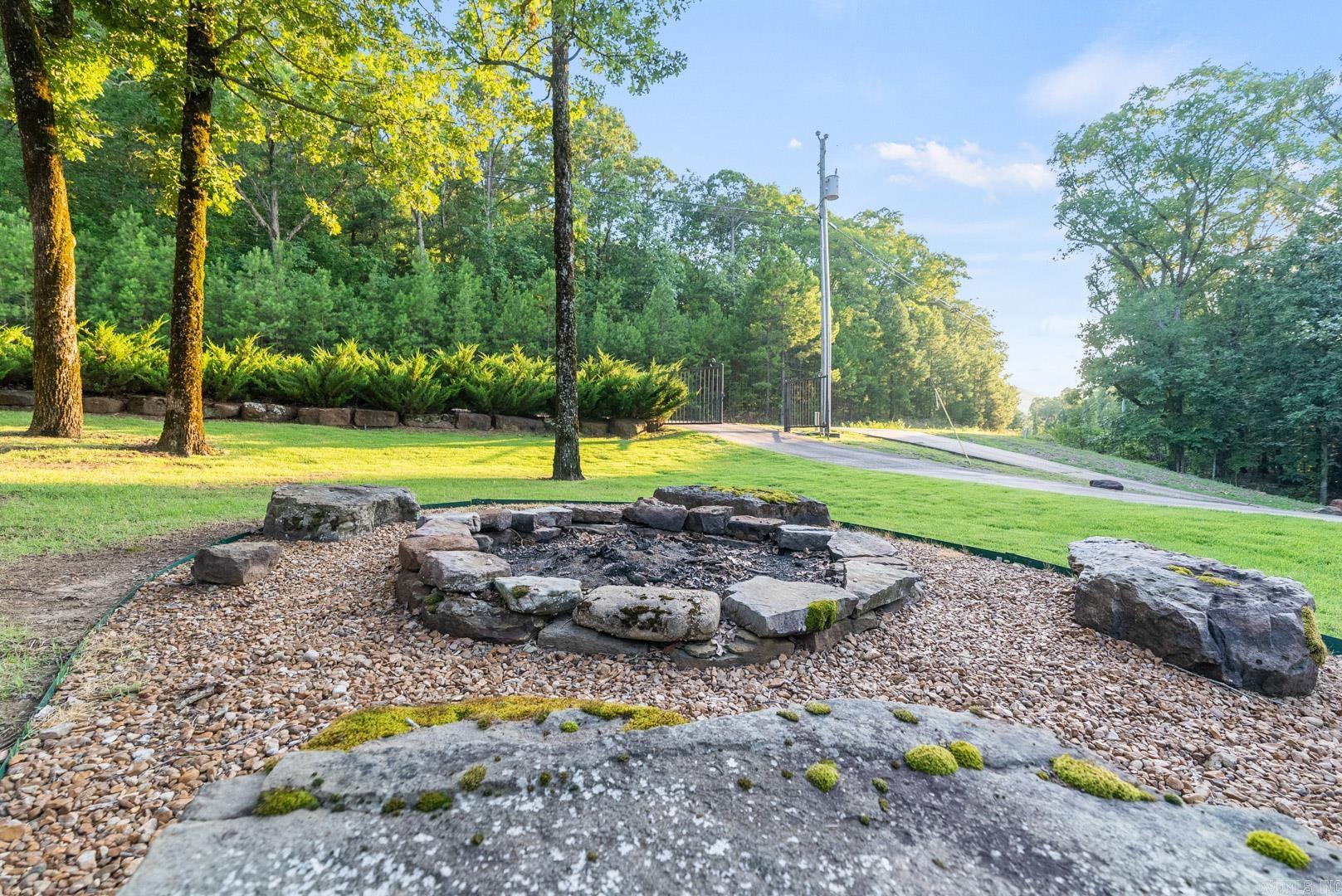 639 Lakefront Road