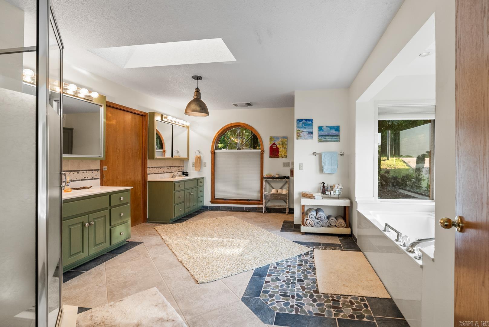 639 Lakefront Road
