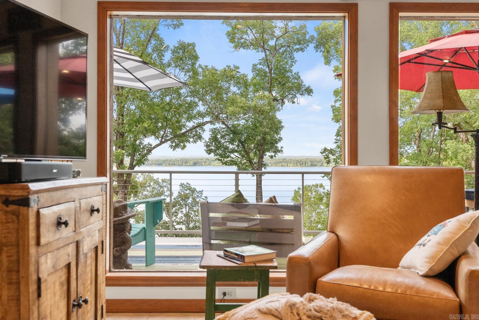 639 Lakefront Road