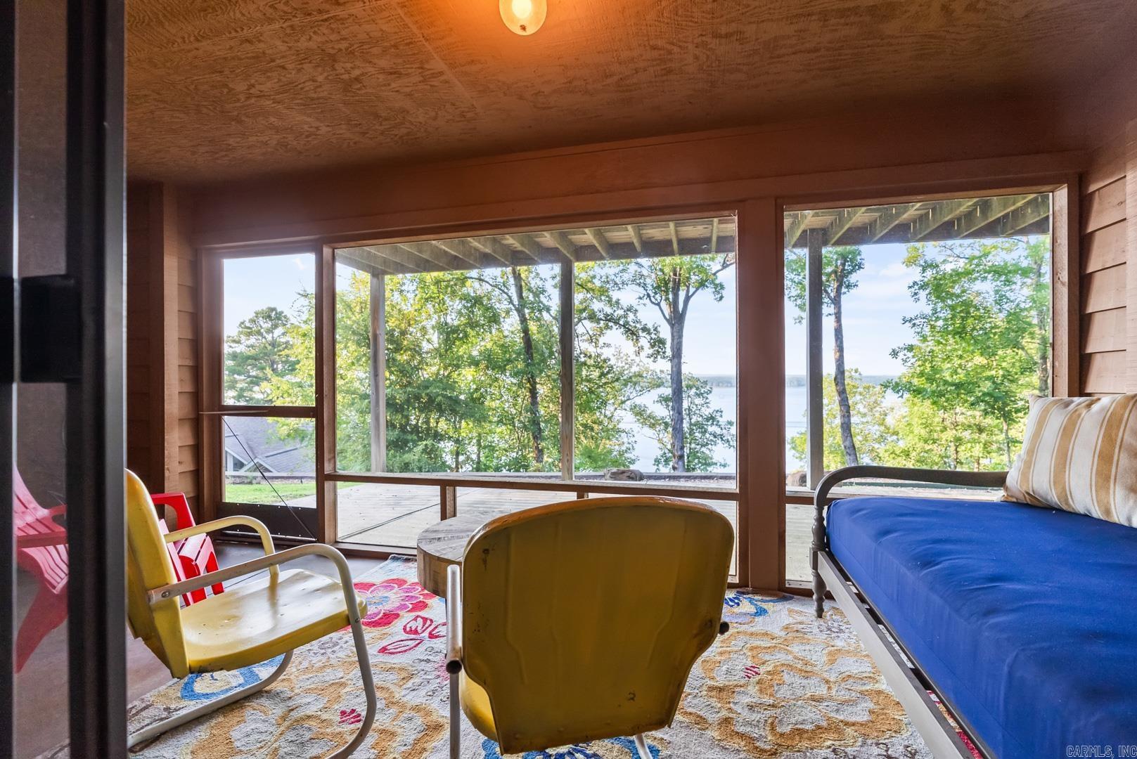 639 Lakefront Road