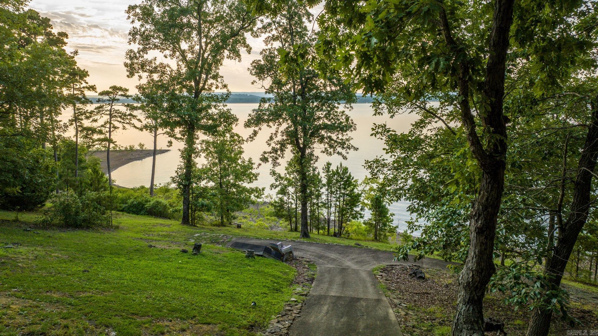 639 Lakefront Road