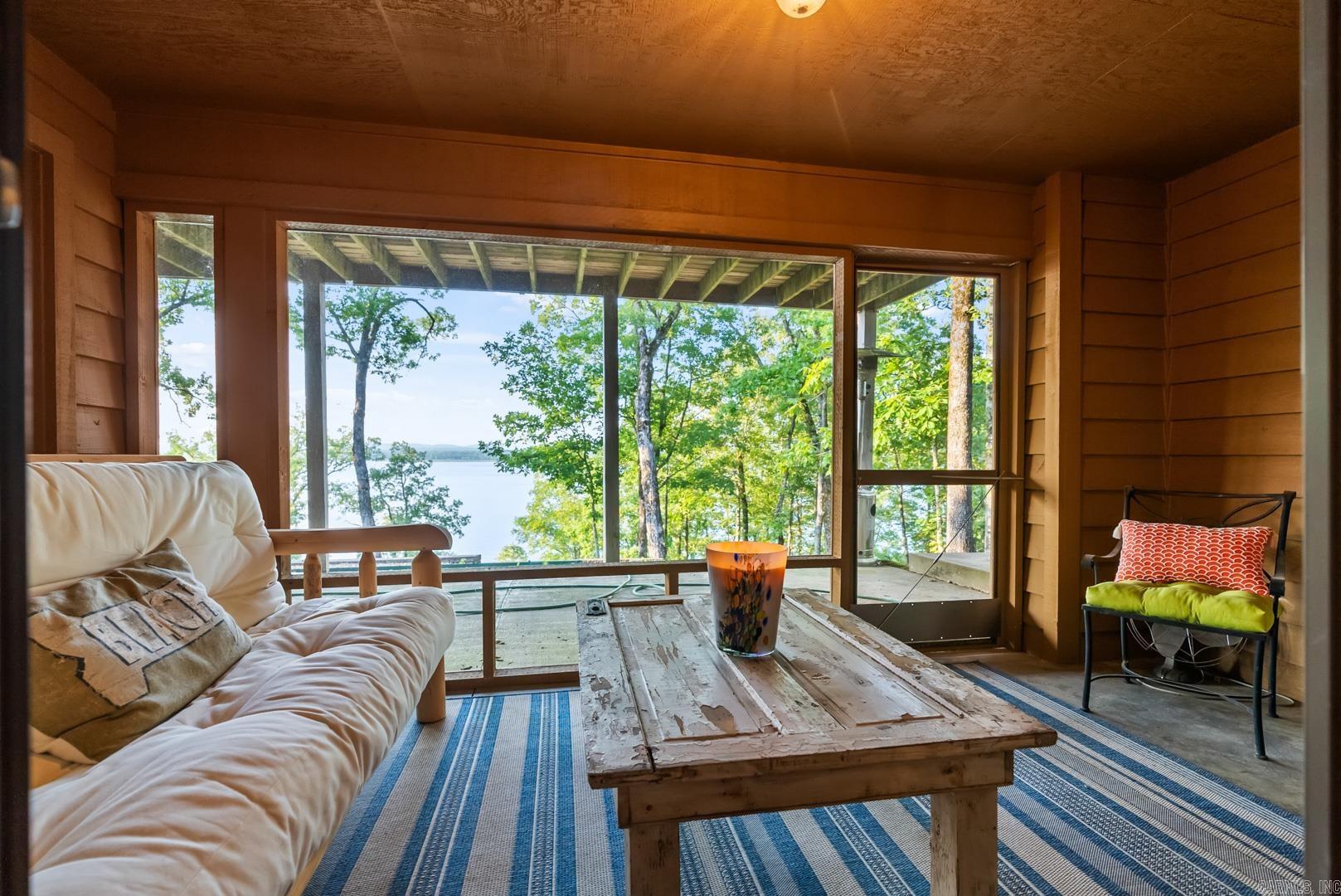 639 Lakefront Road
