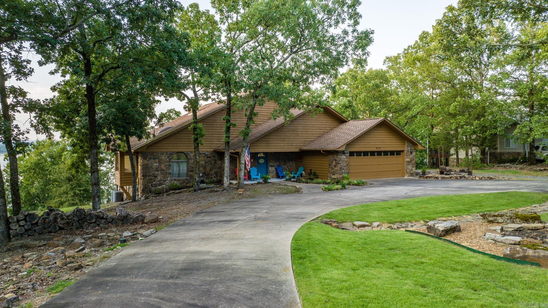 639 Lakefront Road