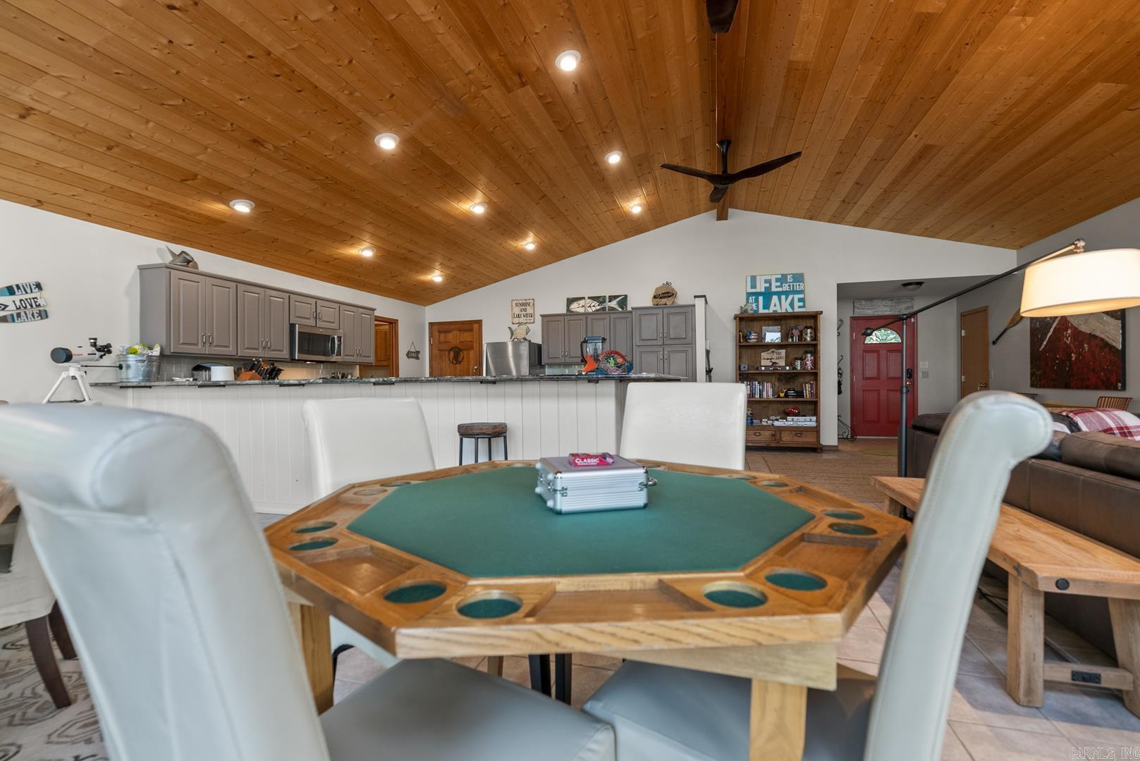 639 Lakefront Road
