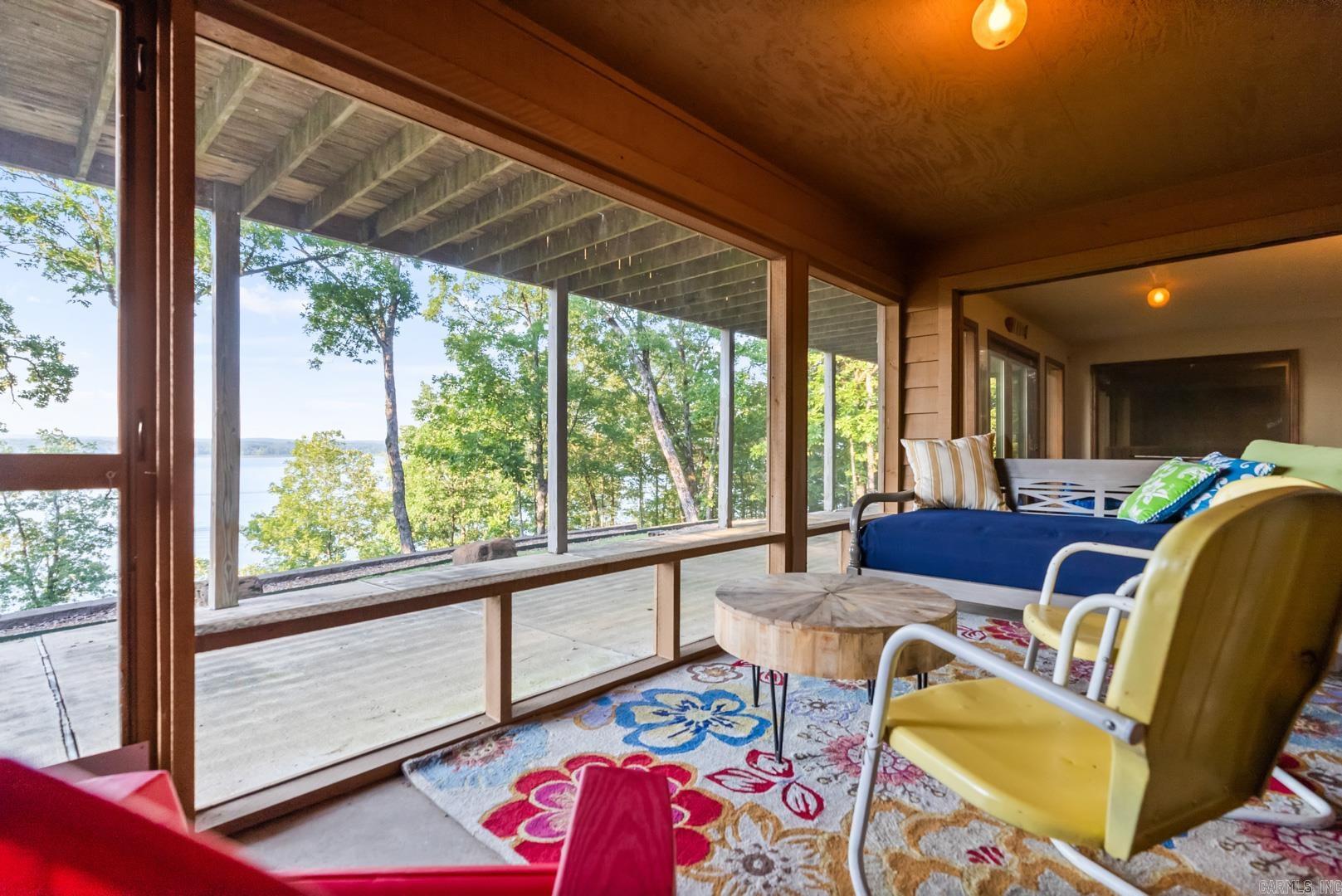 639 Lakefront Road