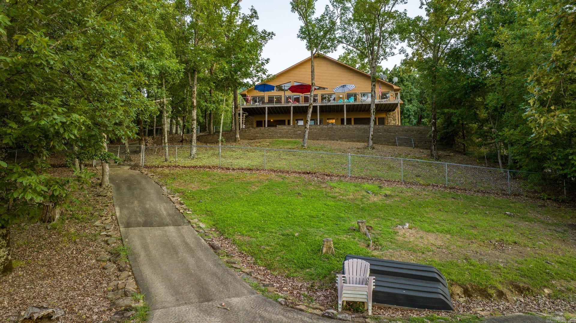 639 Lakefront Road
