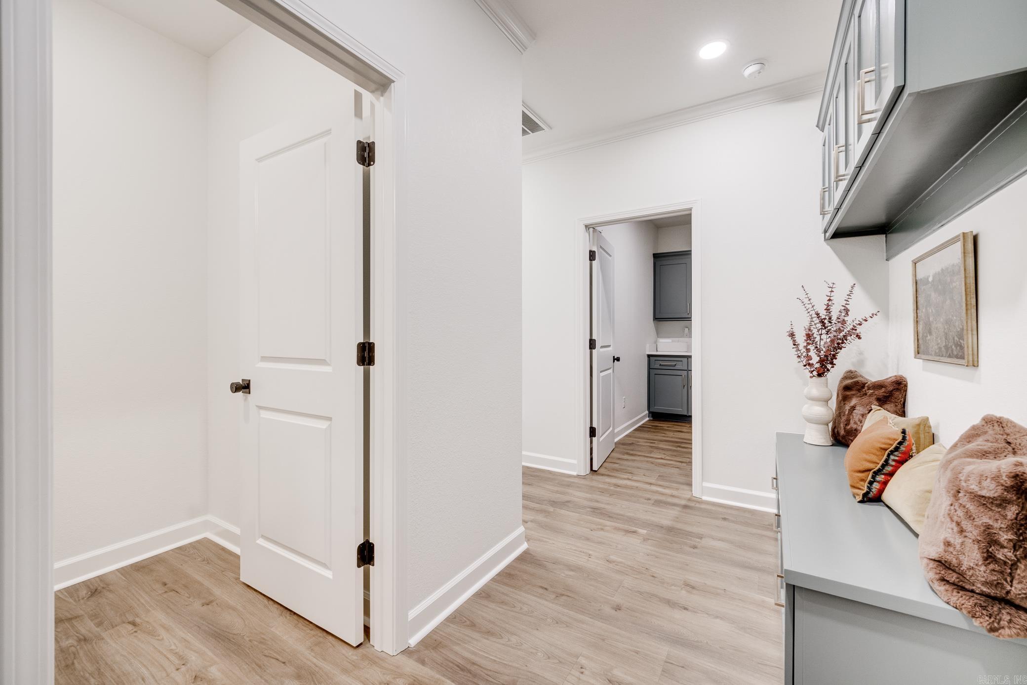 1281 Essex