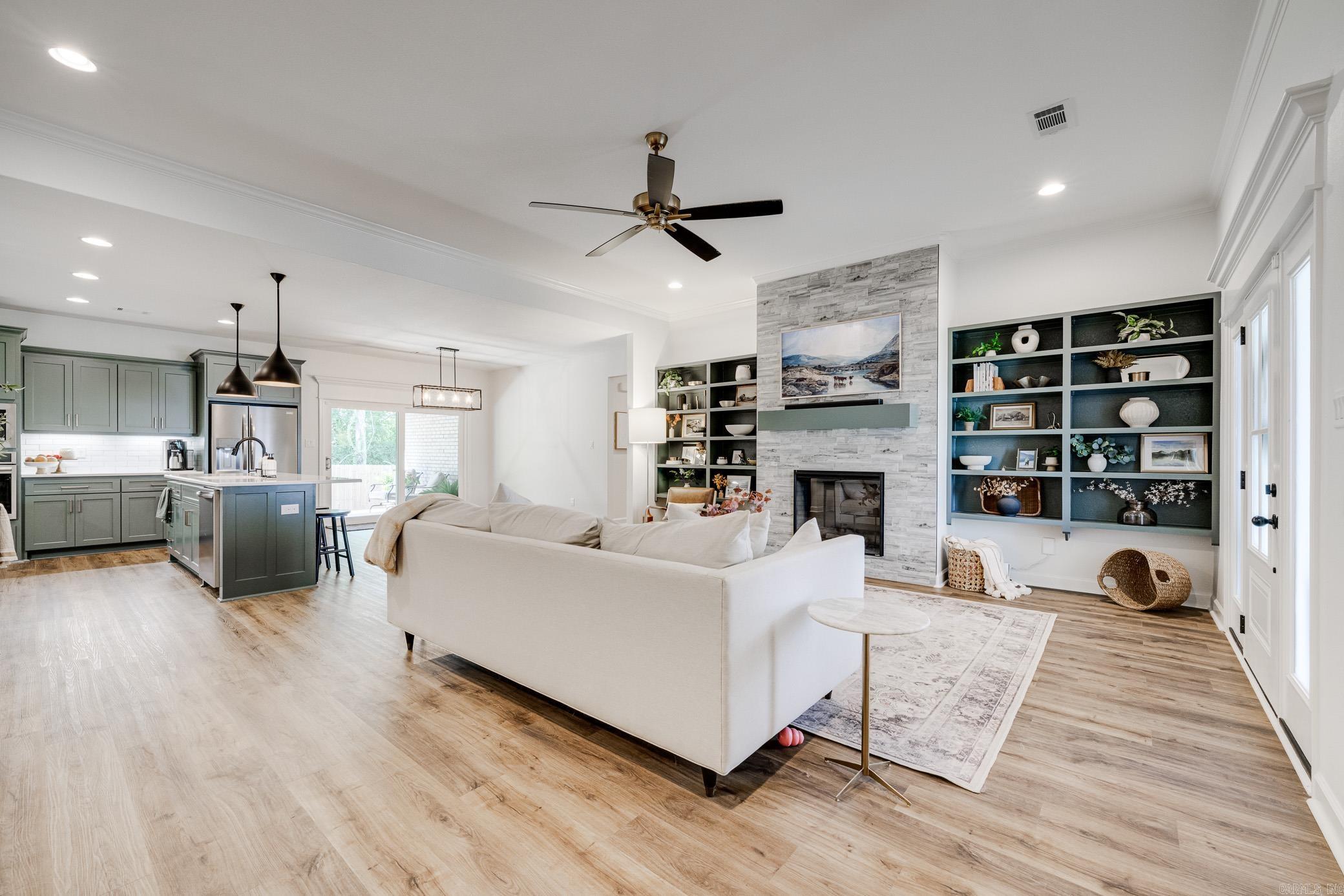 1281 Essex