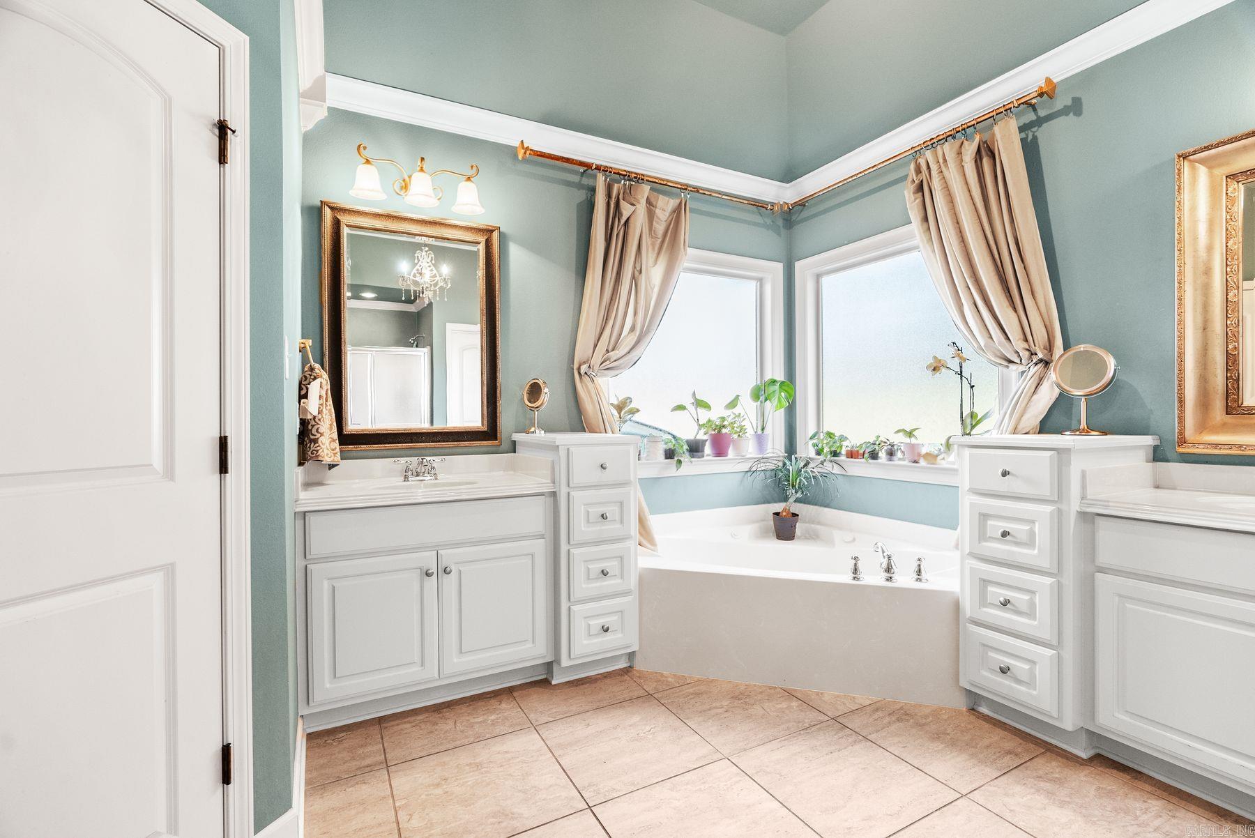 20 Crystalwood Drive