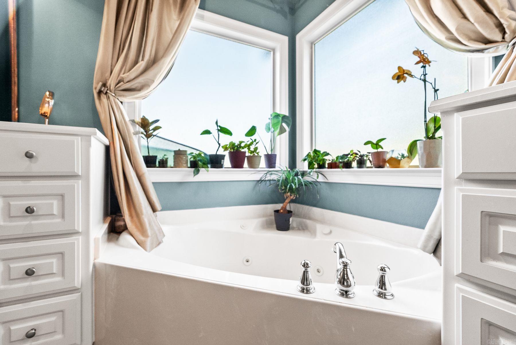 20 Crystalwood Drive