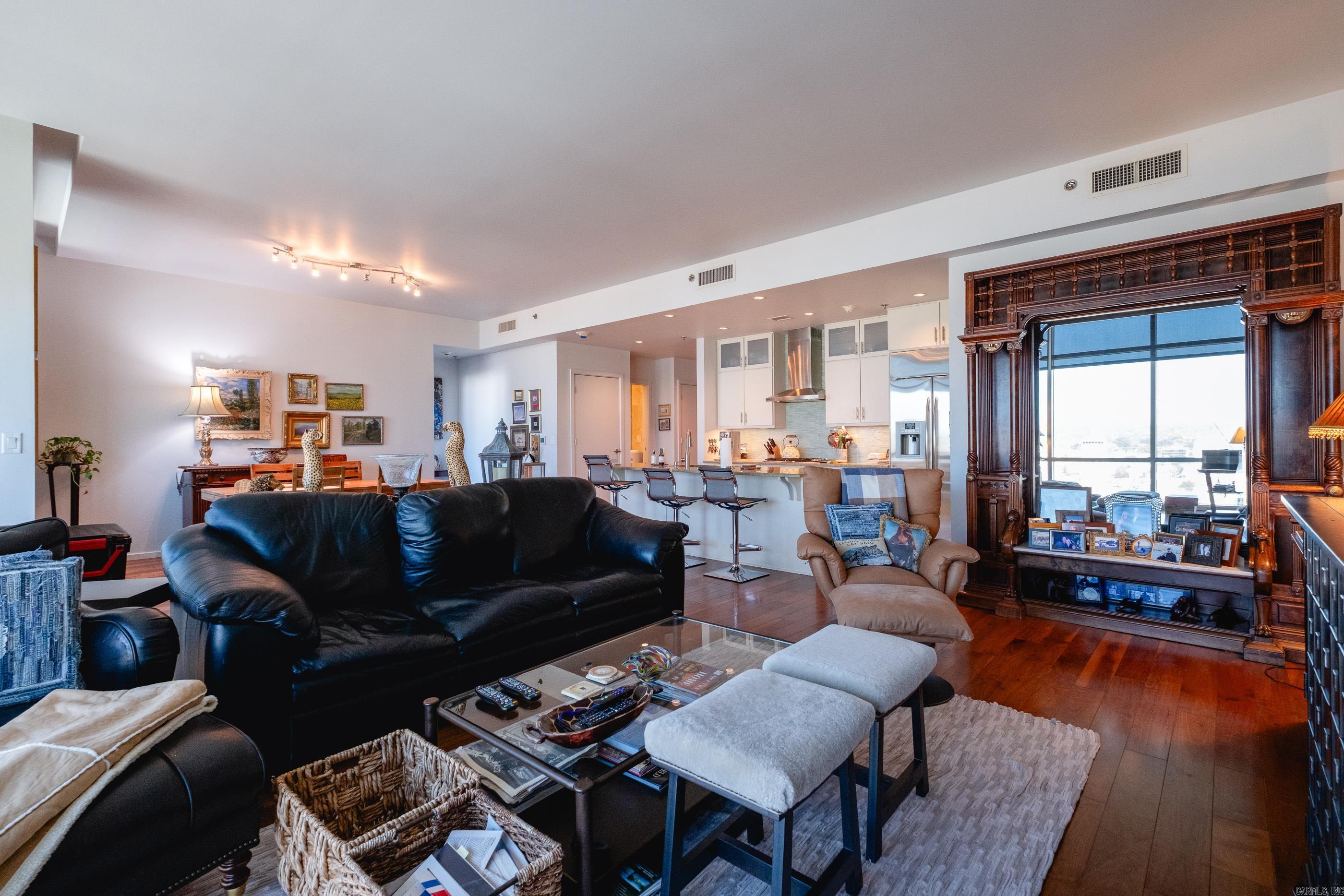 315 Rock Unit 1707 Street Unit: 1707