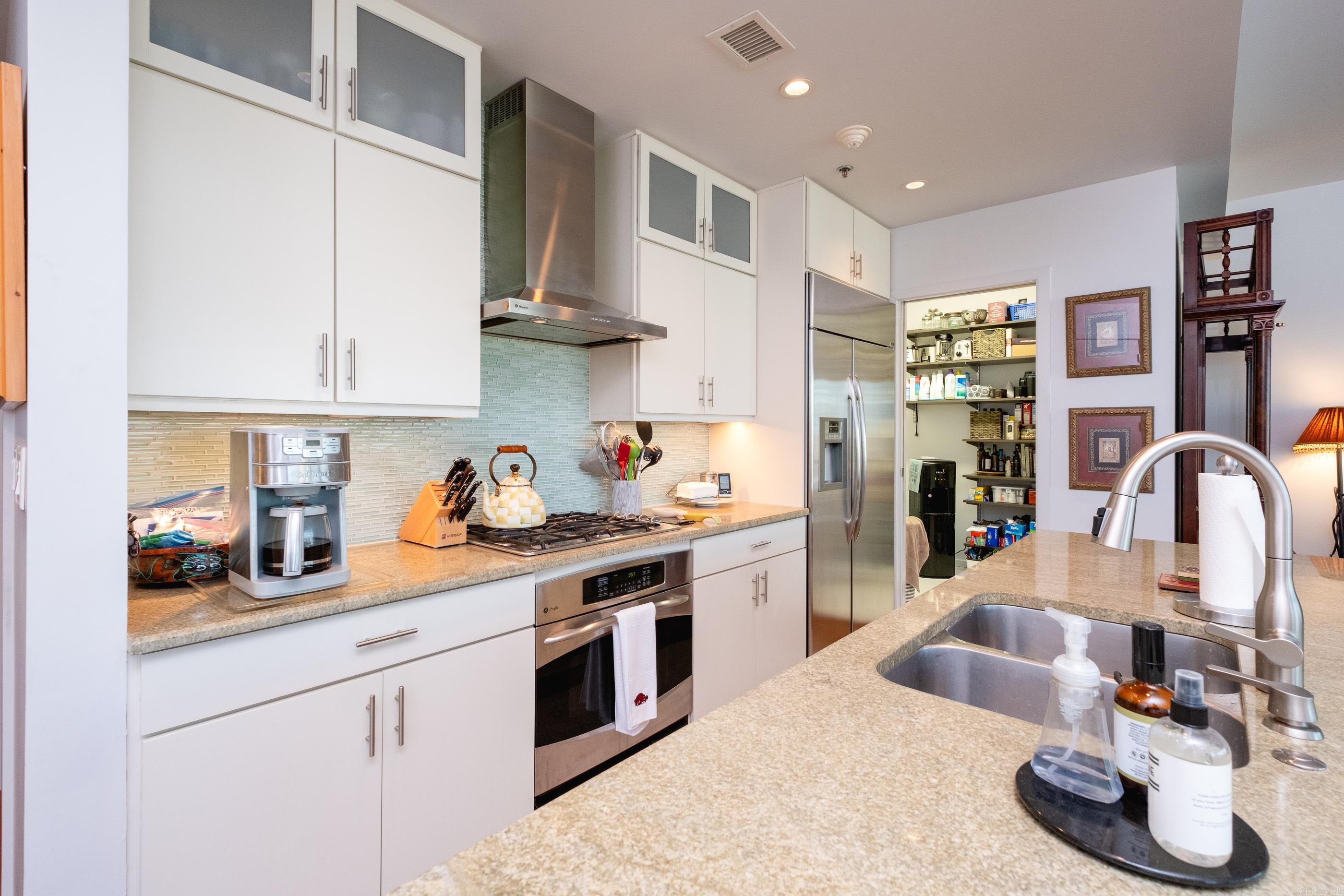 315 Rock Unit 1707 Street Unit: 1707
