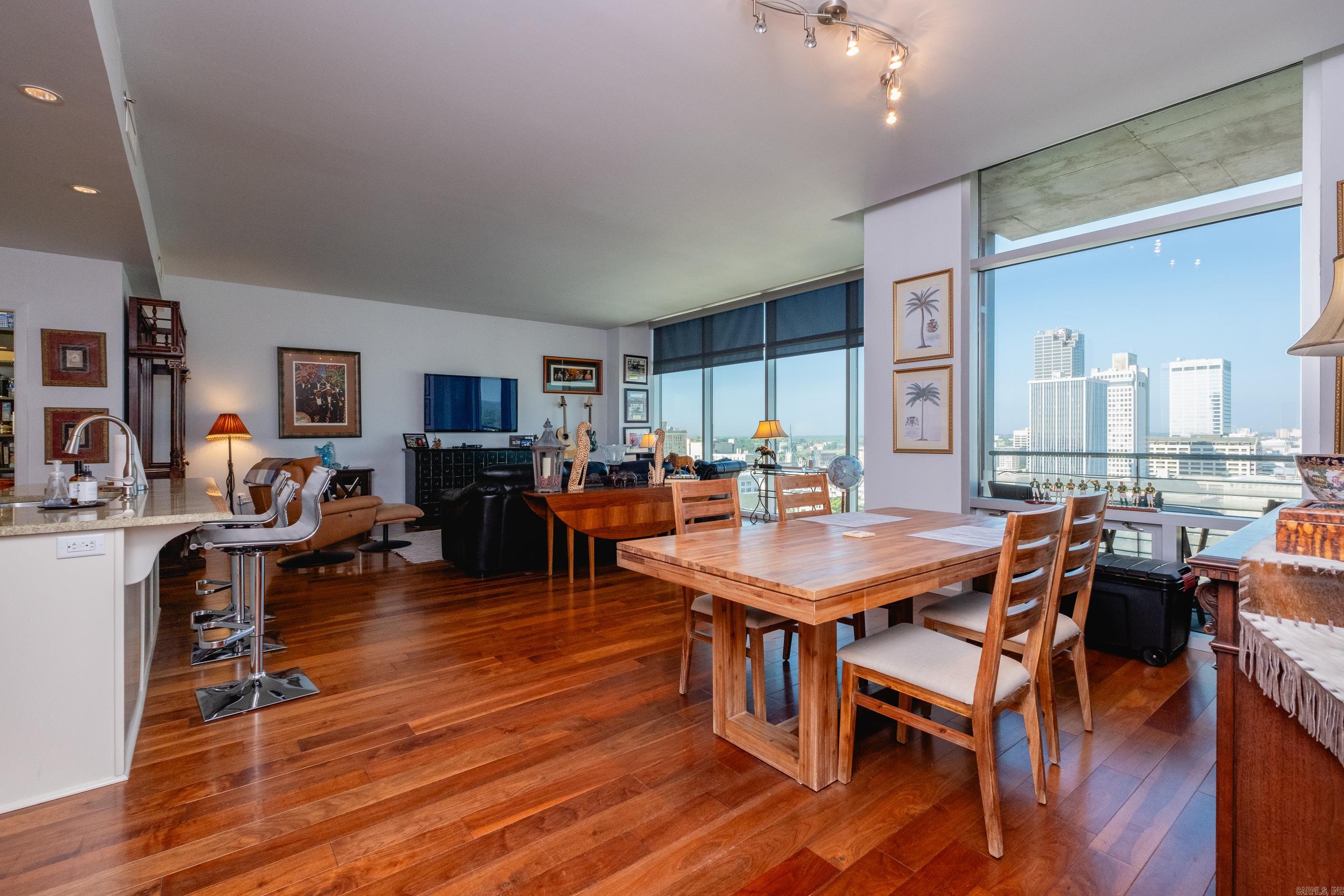315 Rock Unit 1707 Street Unit: 1707