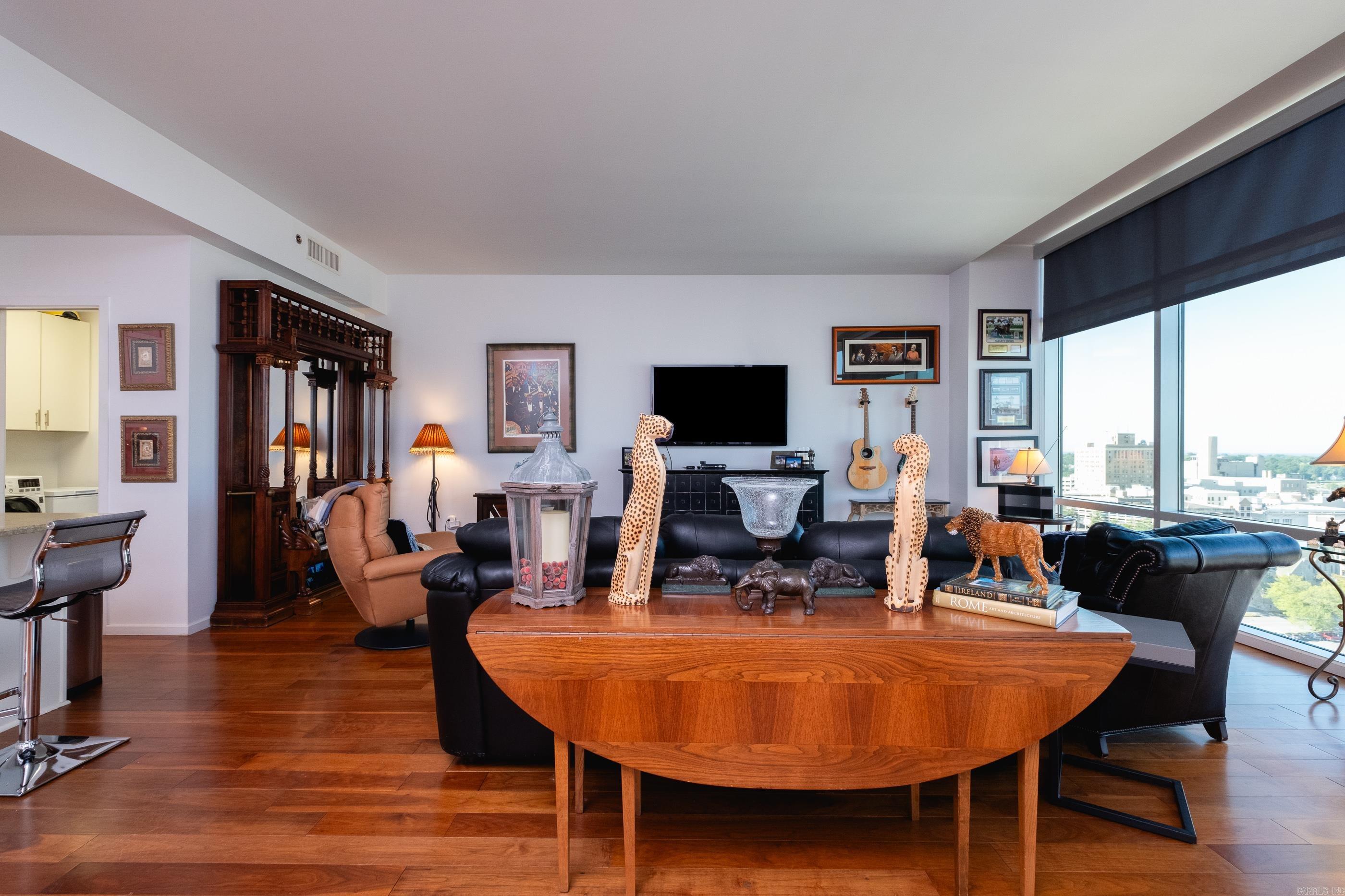 315 Rock Unit 1707 Street Unit: 1707