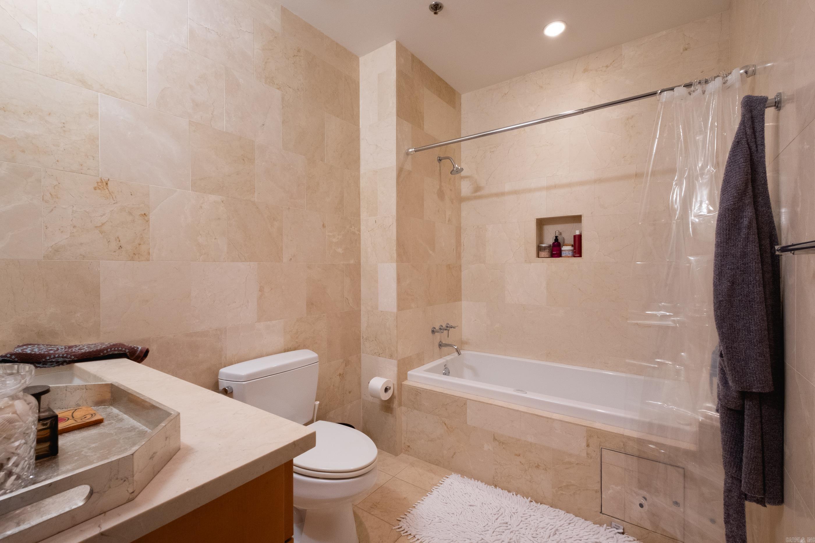 315 Rock Unit 1707 Street Unit: 1707