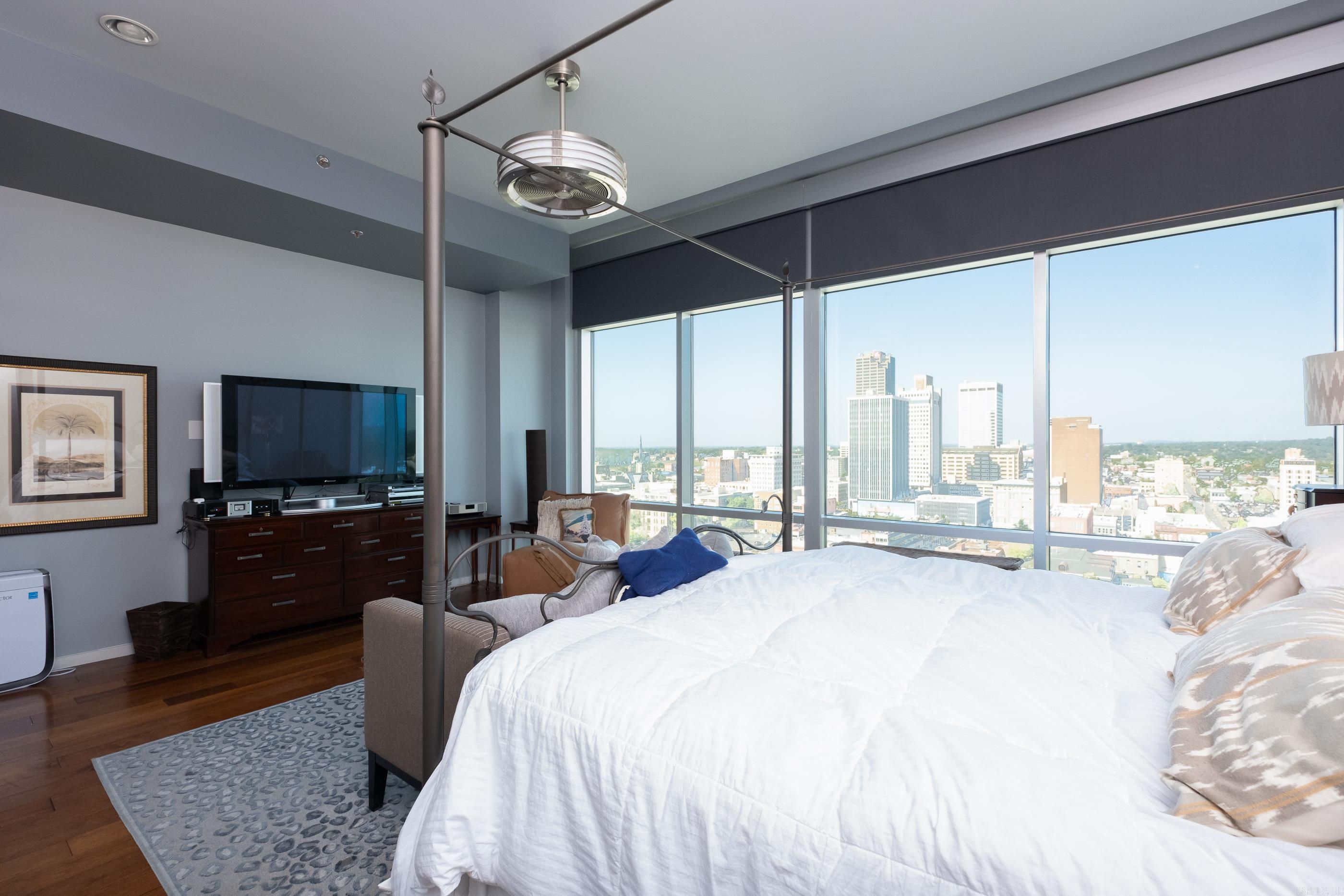 315 Rock Unit 1707 Street Unit: 1707