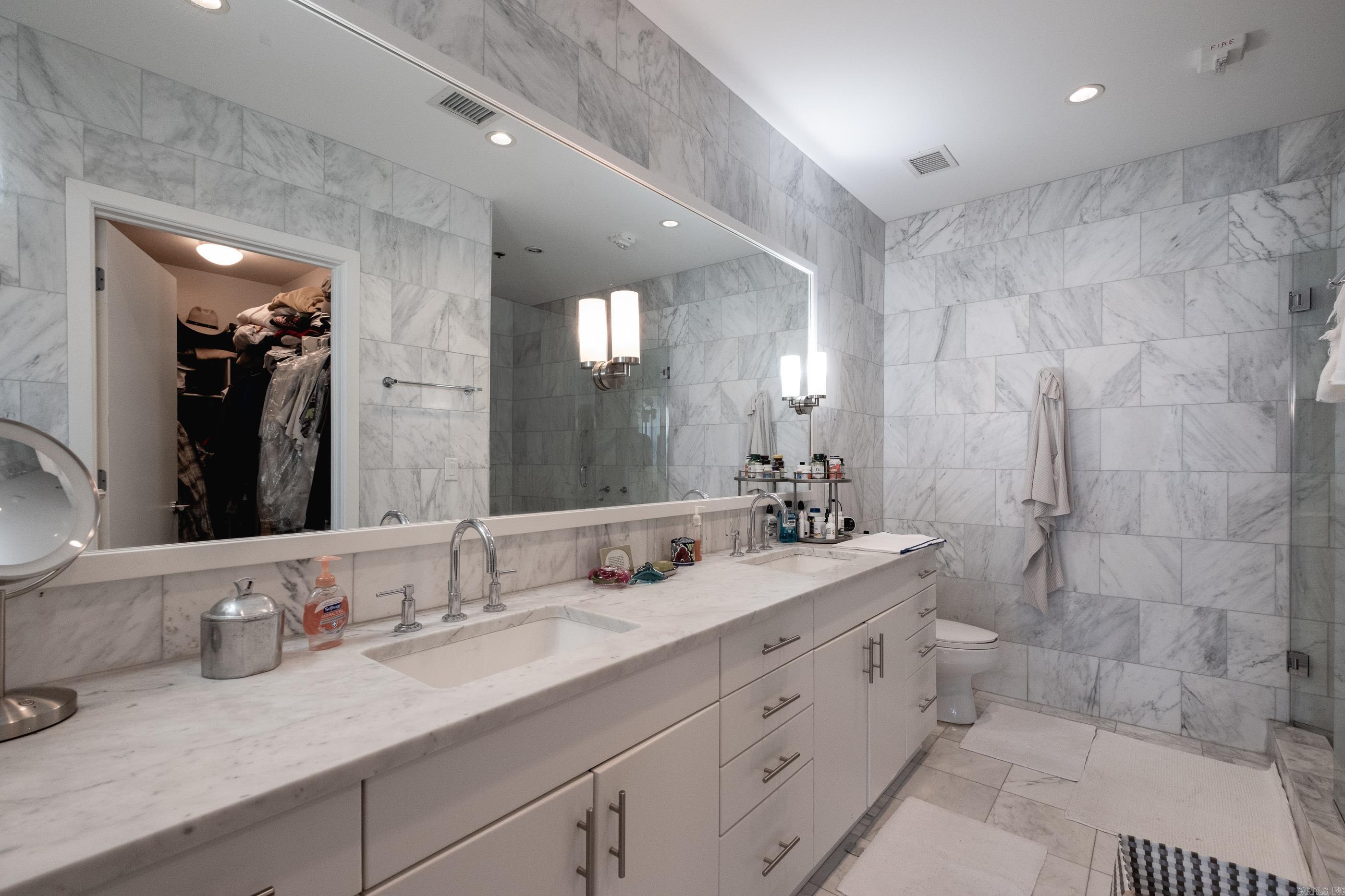 315 Rock Unit 1707 Street Unit: 1707