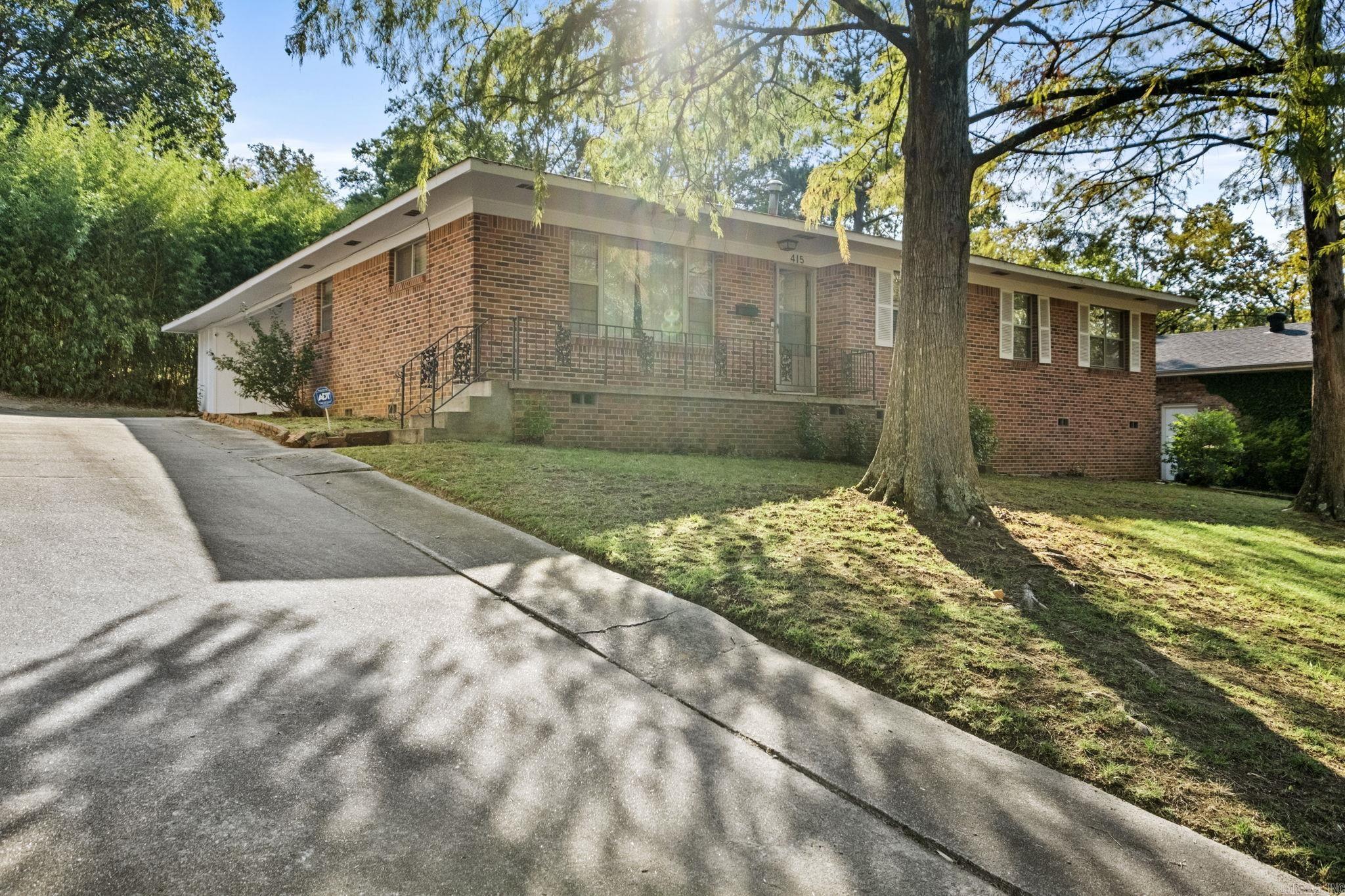 415 Shamrock Dr