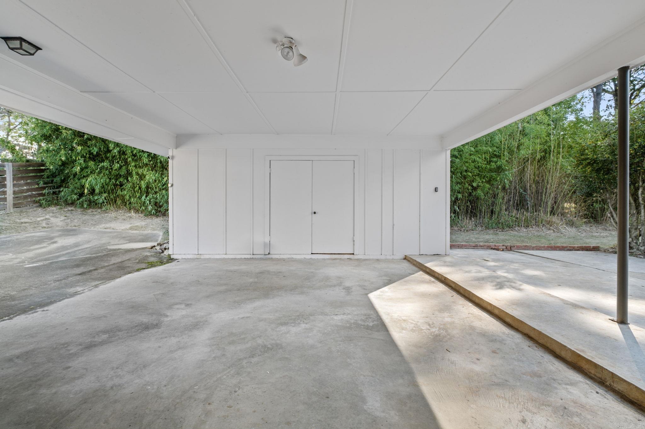 415 Shamrock Dr