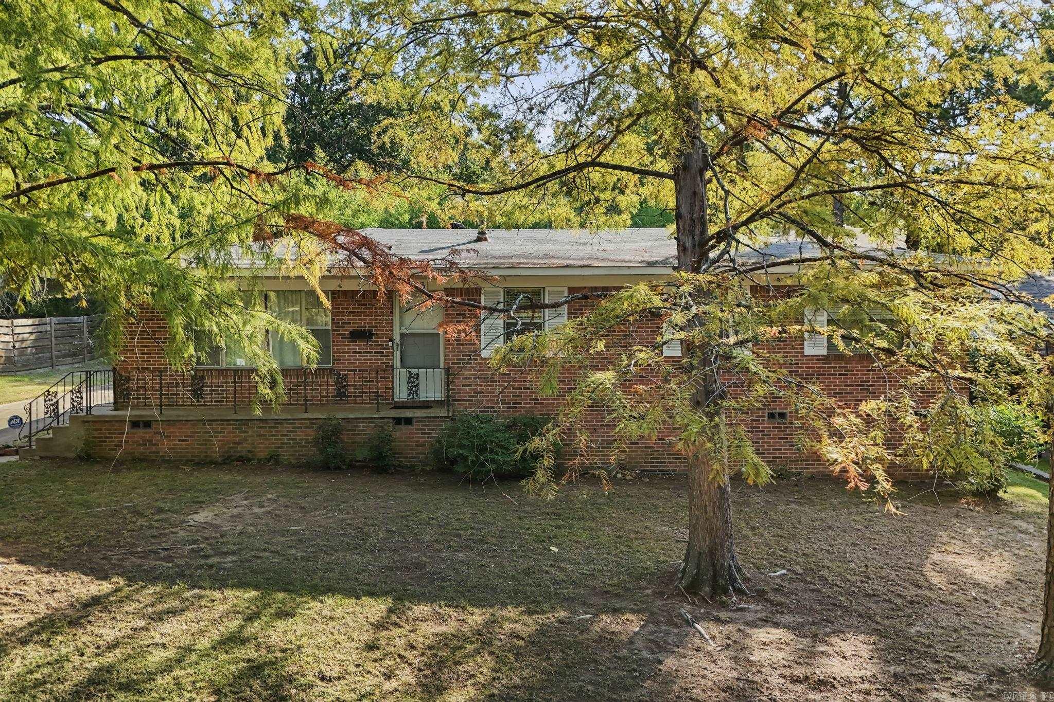415 Shamrock Dr