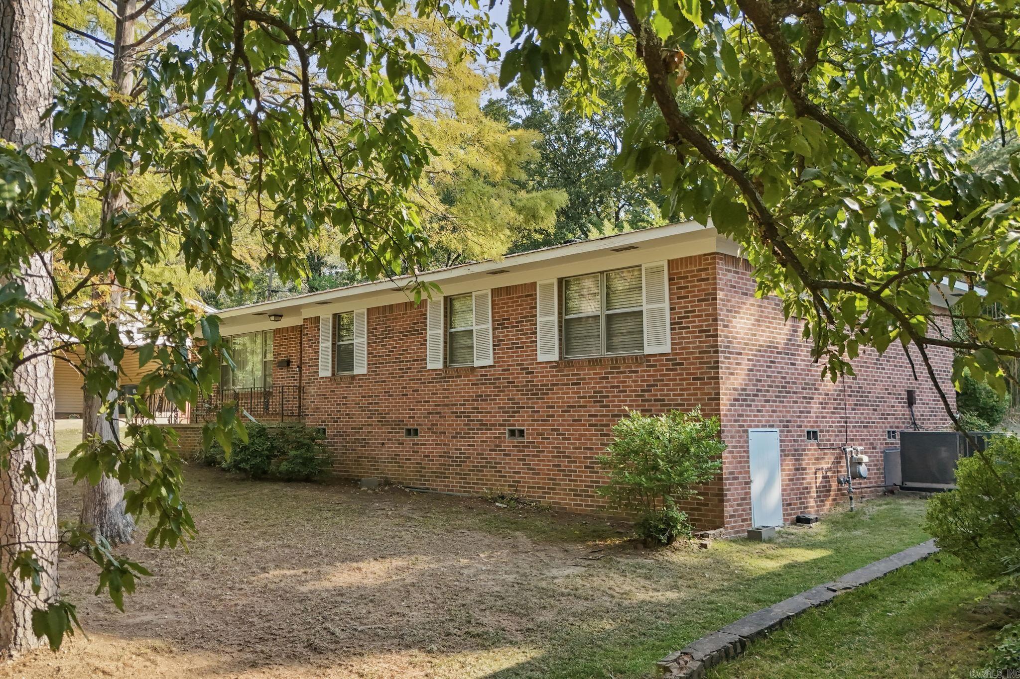 415 Shamrock Dr
