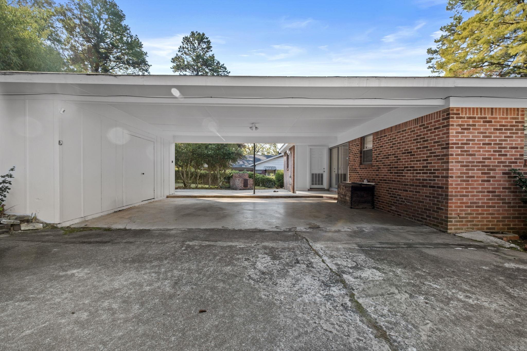 415 Shamrock Dr