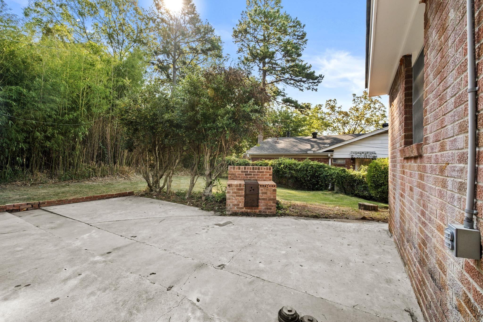 415 Shamrock Dr