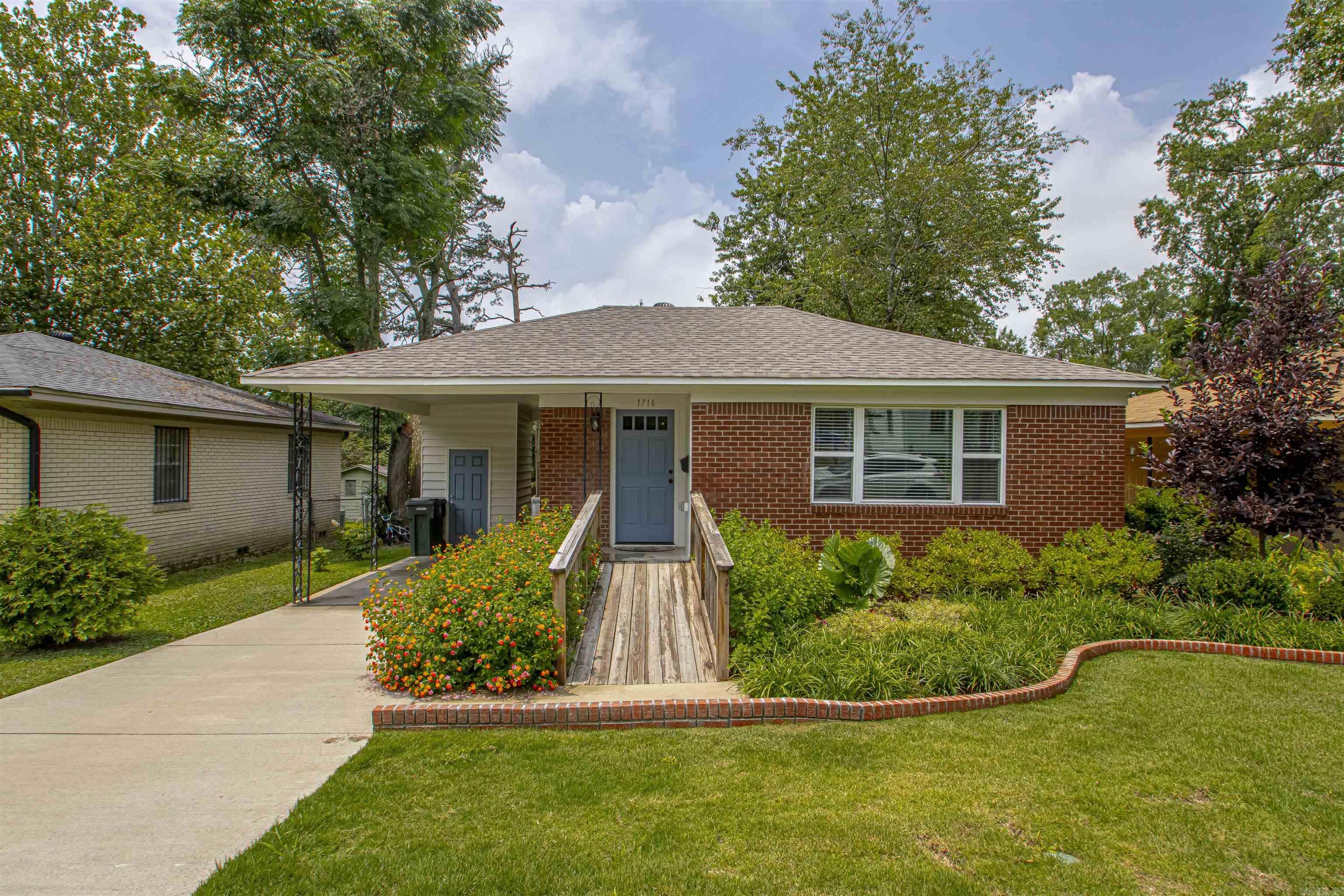 1716 S Buchanan Street