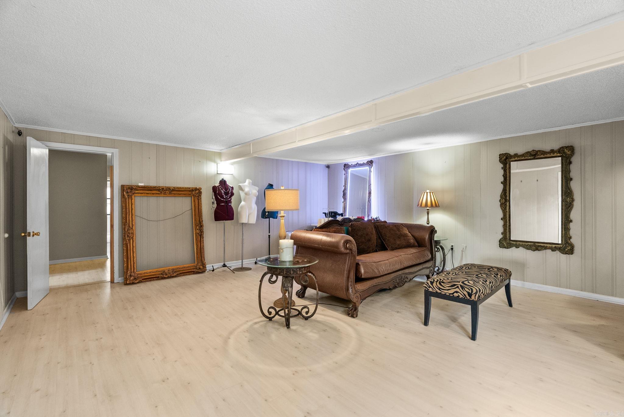 12301 Pleasant Forest