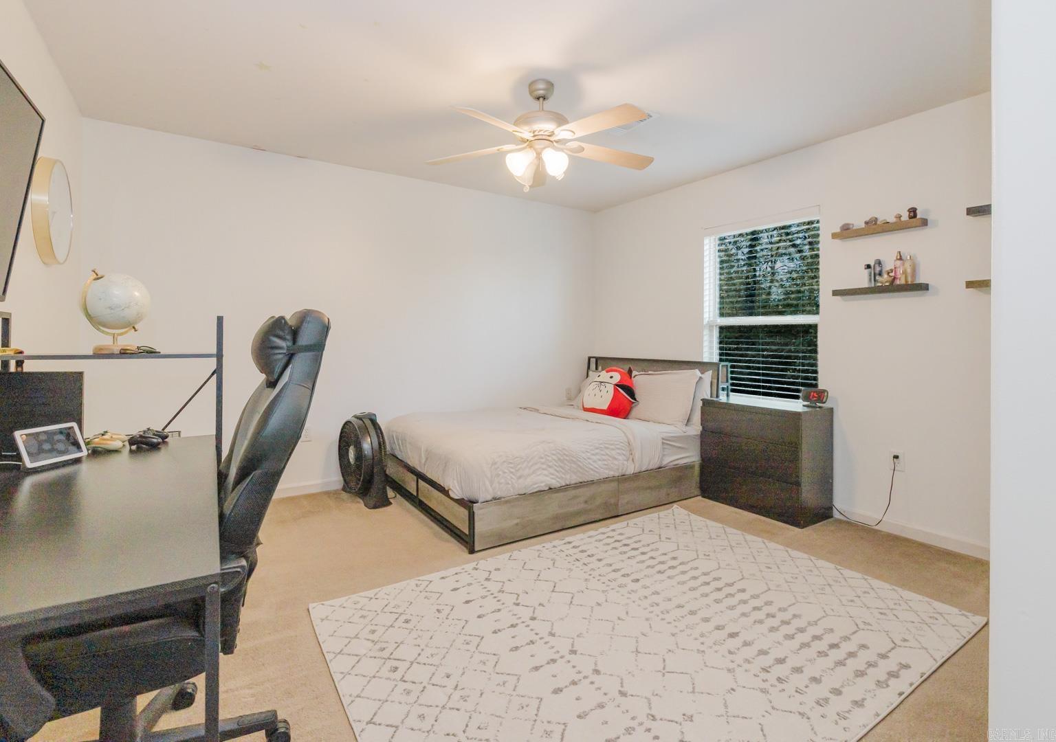 109 E Chaney