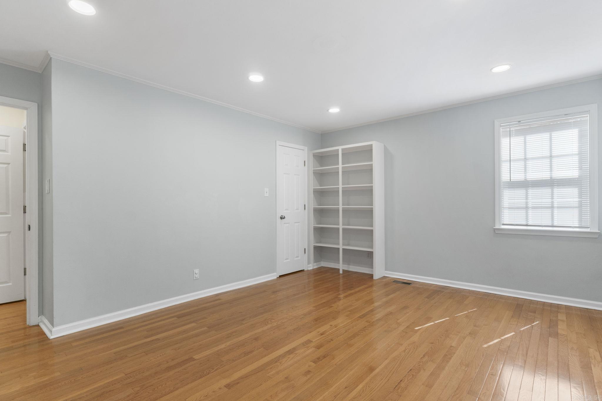 6123 Longwood