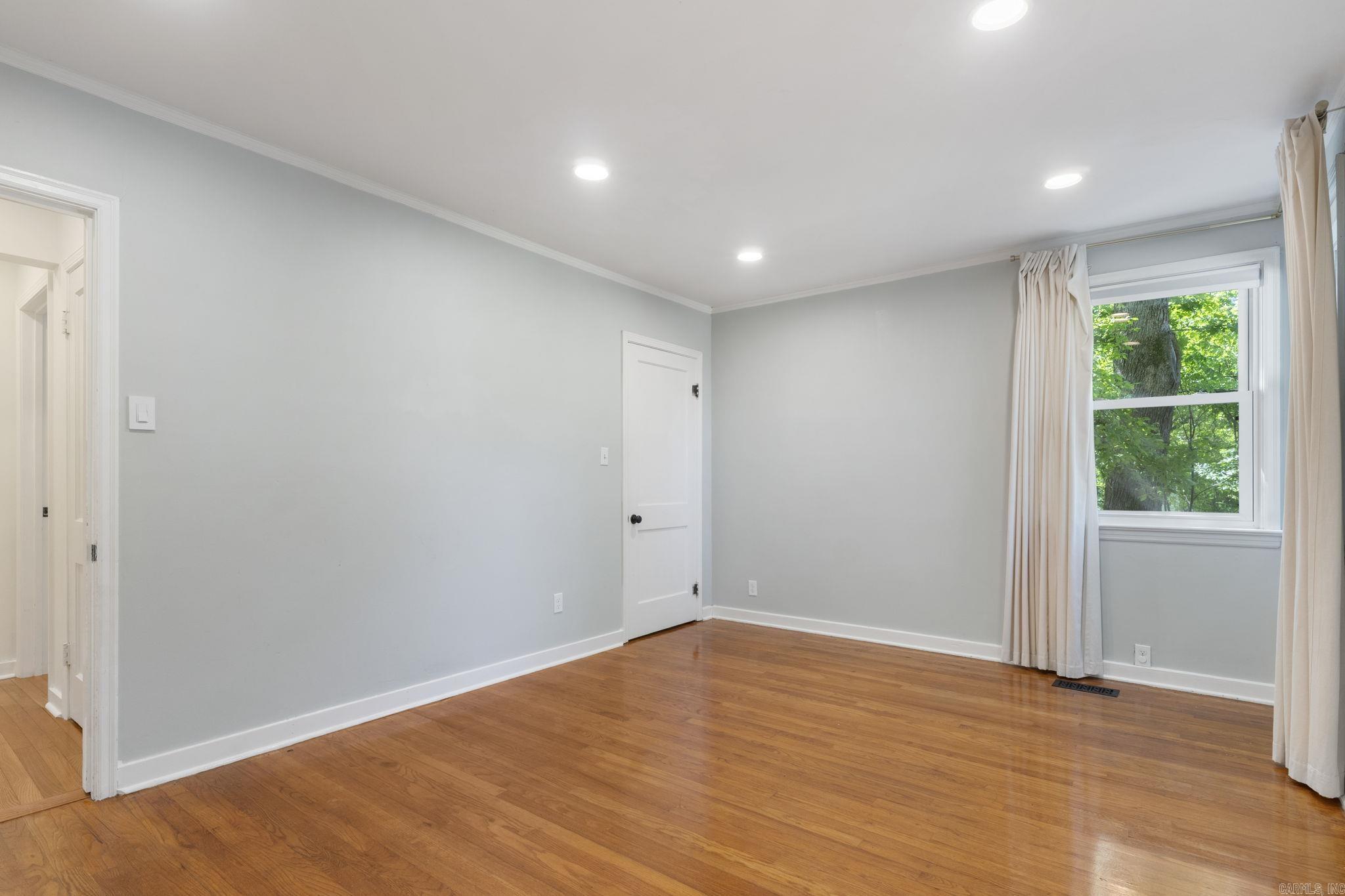 6123 Longwood