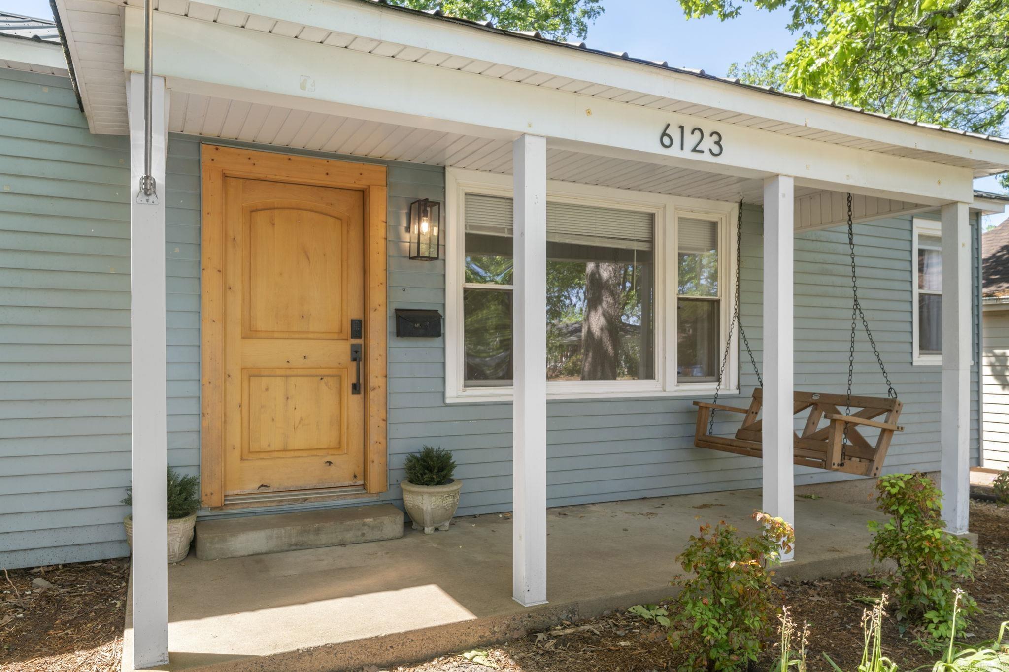 6123 Longwood