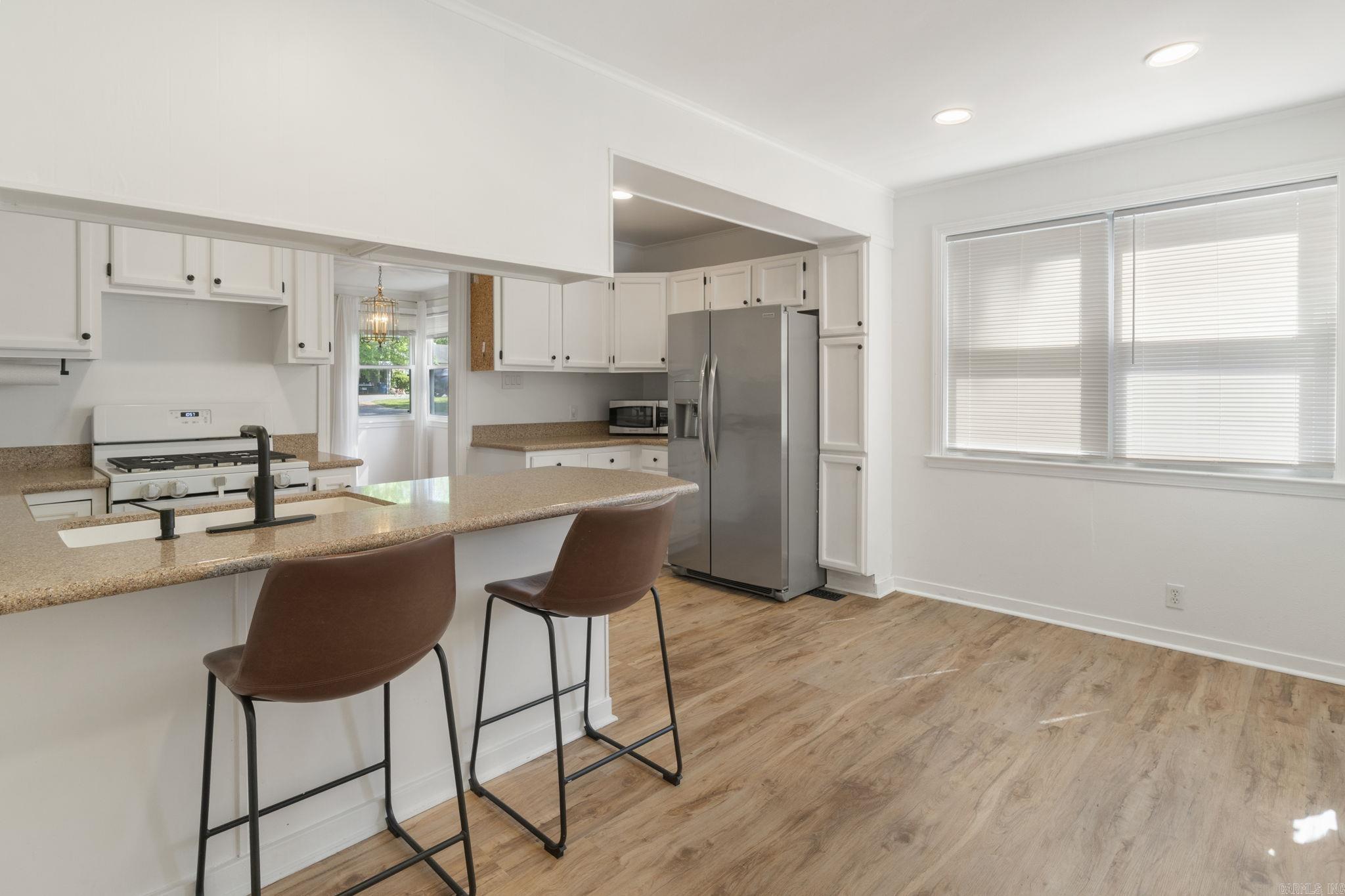 6123 Longwood