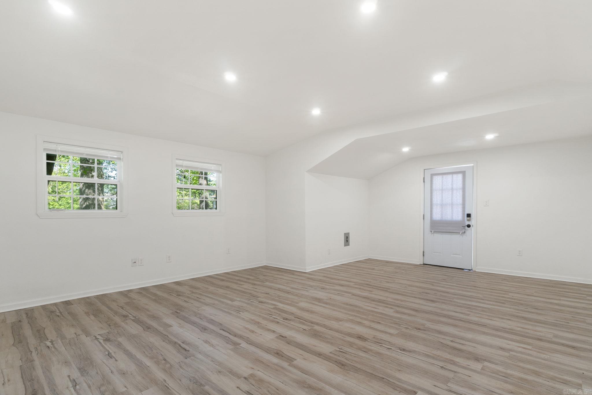 6123 Longwood