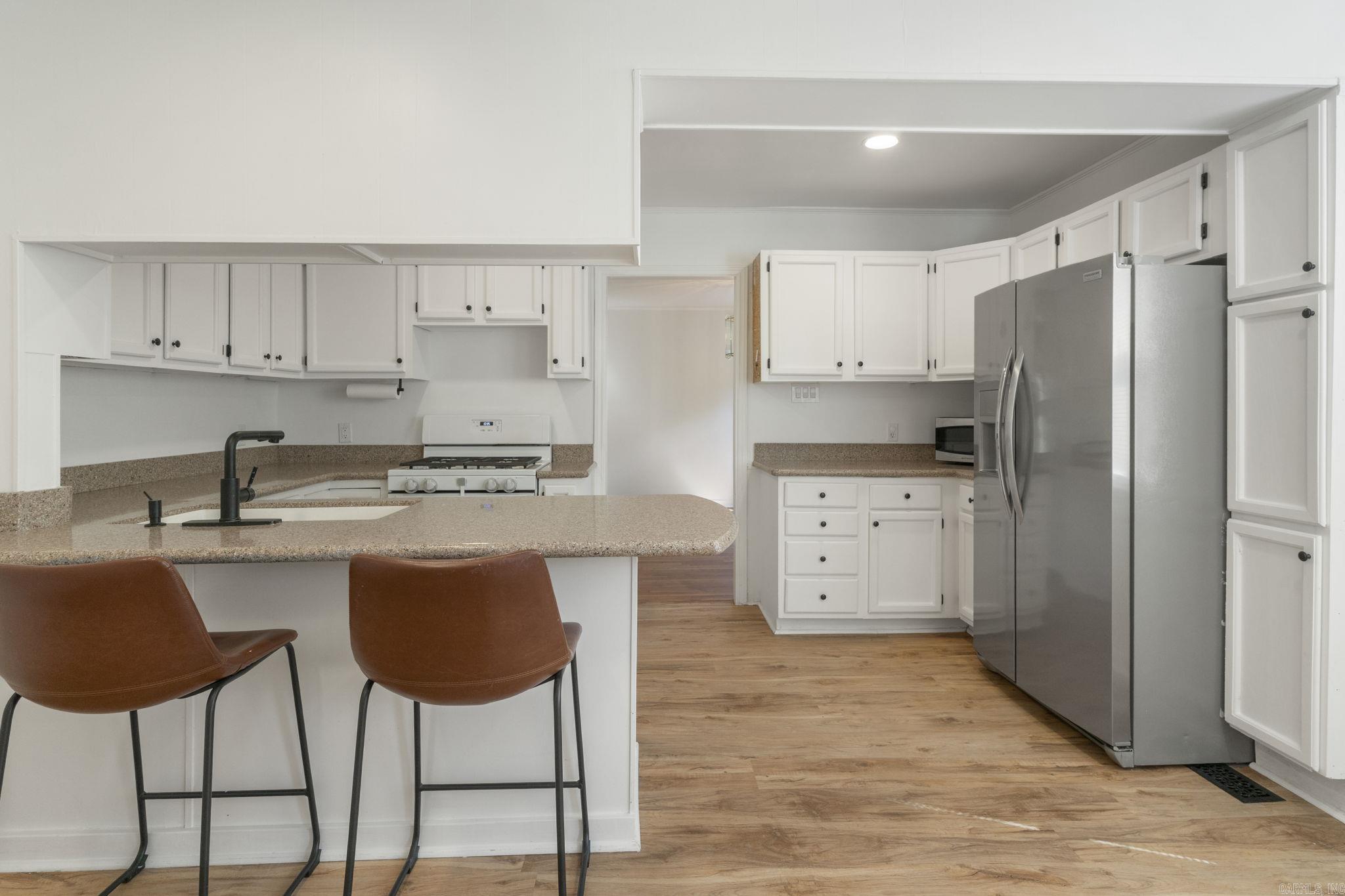 6123 Longwood