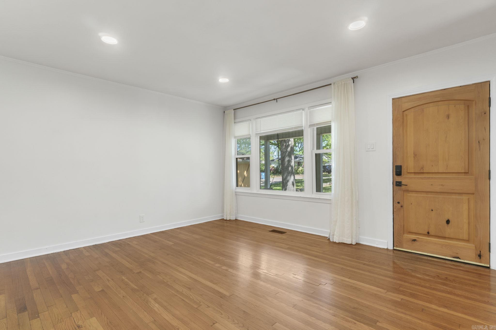 6123 Longwood