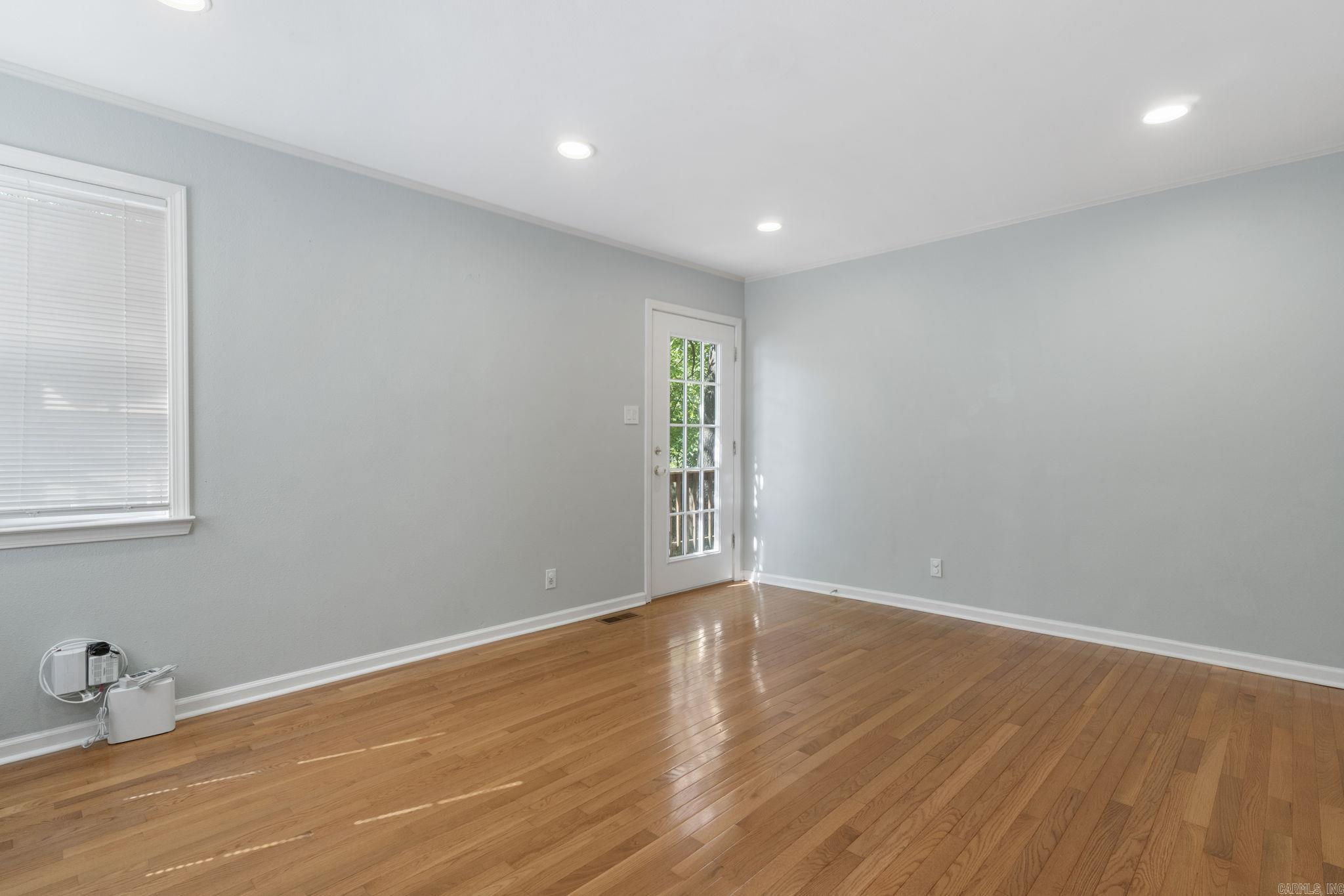 6123 Longwood