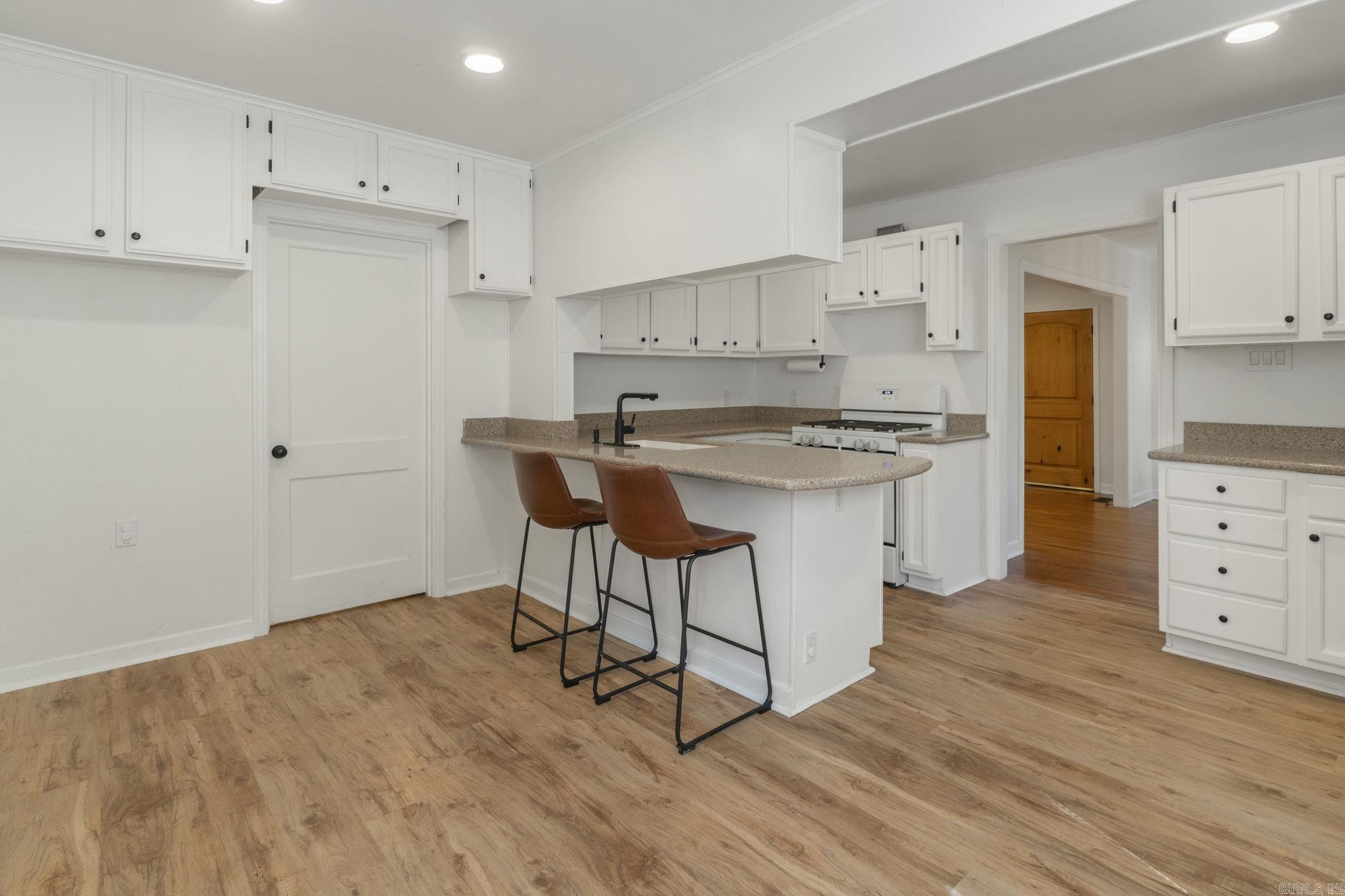 6123 Longwood