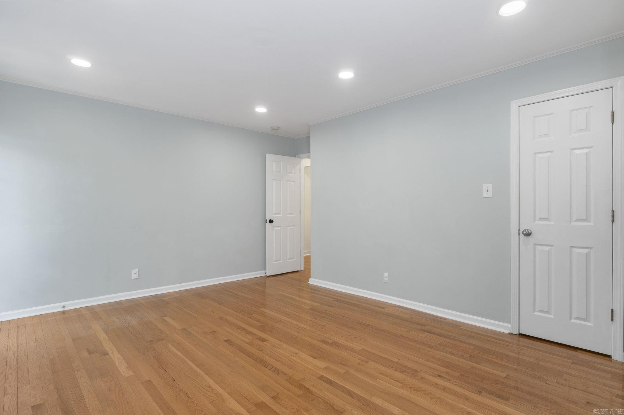 6123 Longwood