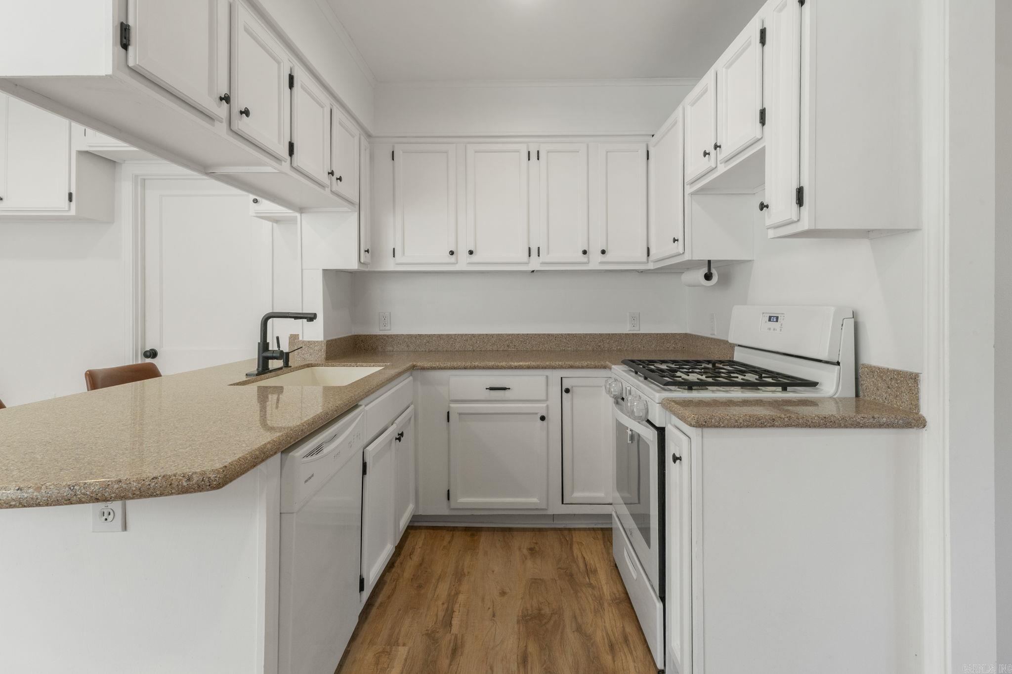 6123 Longwood