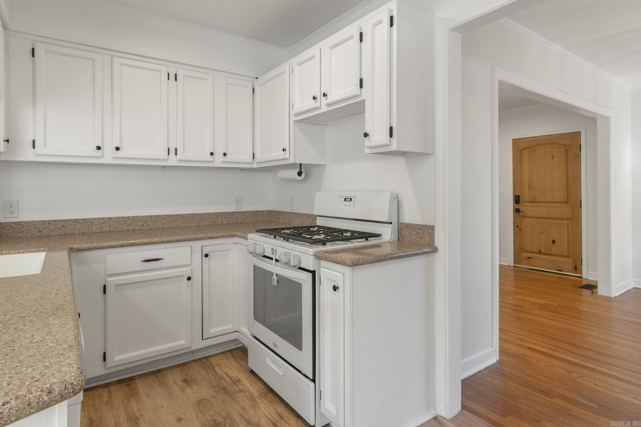 6123 Longwood