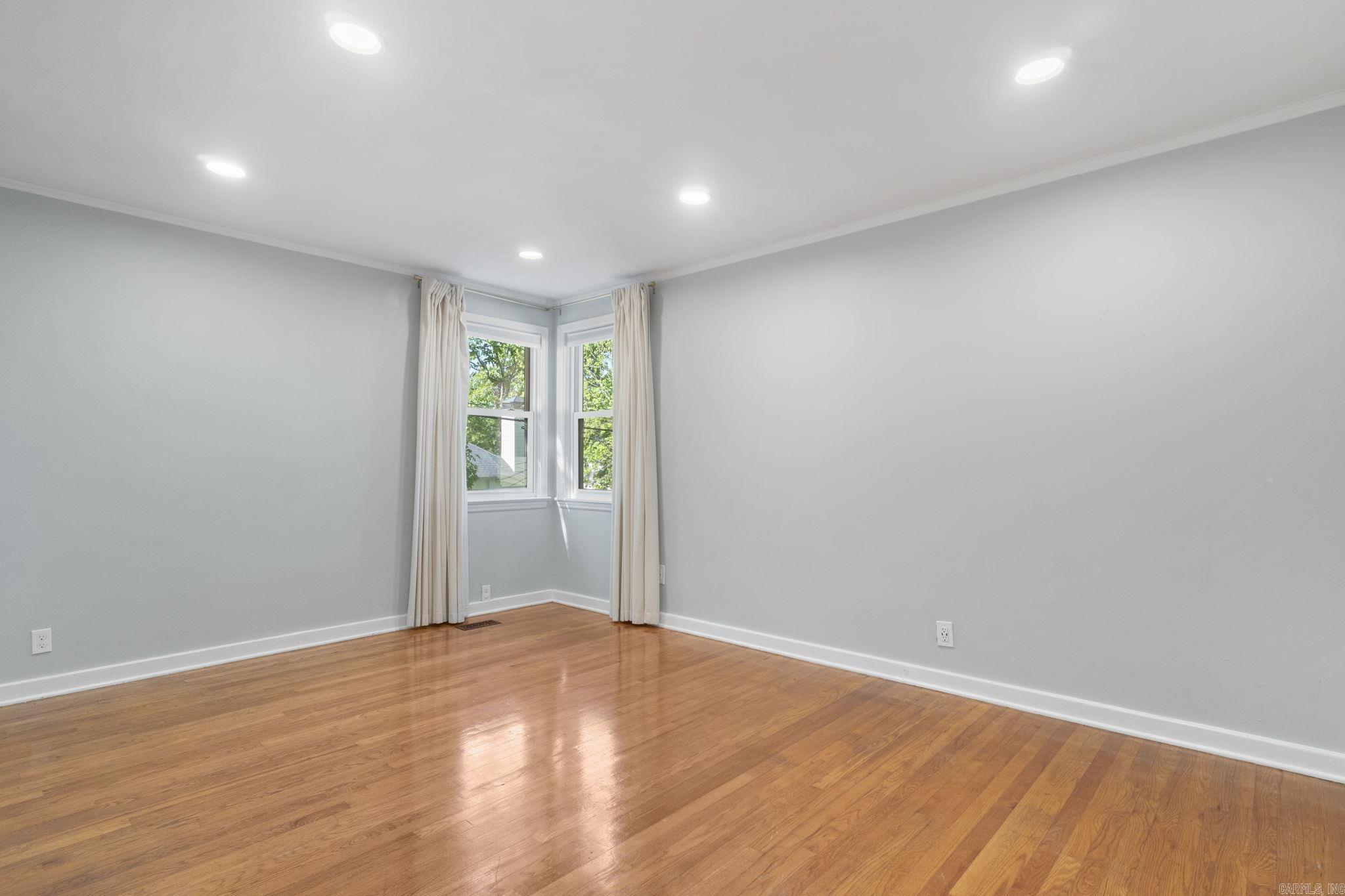 6123 Longwood