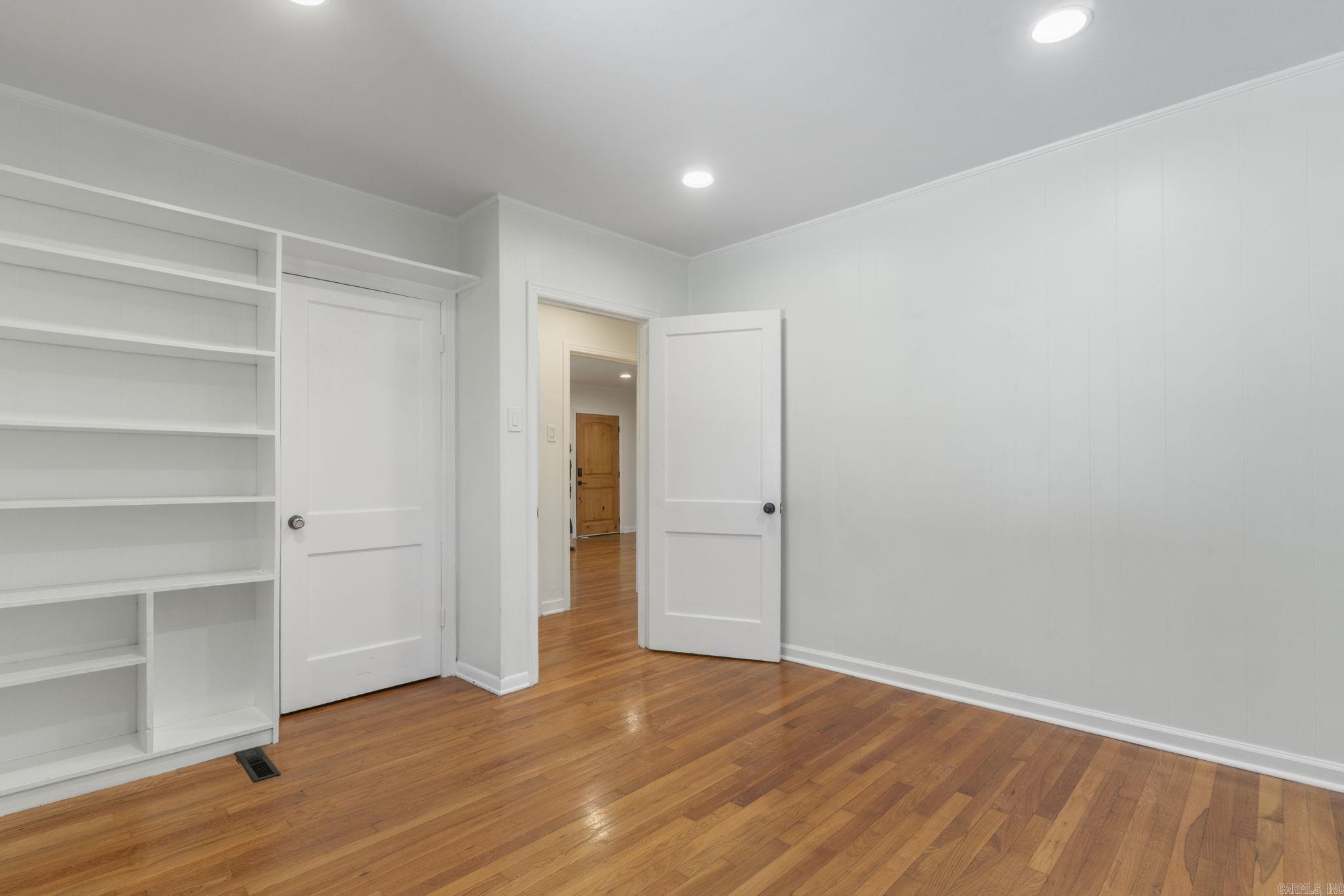6123 Longwood