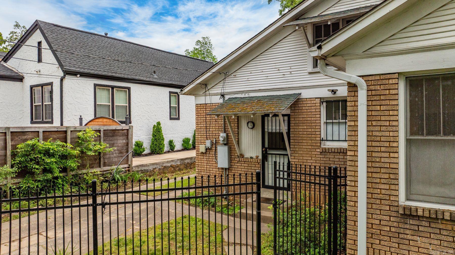 104 N Pine St Street