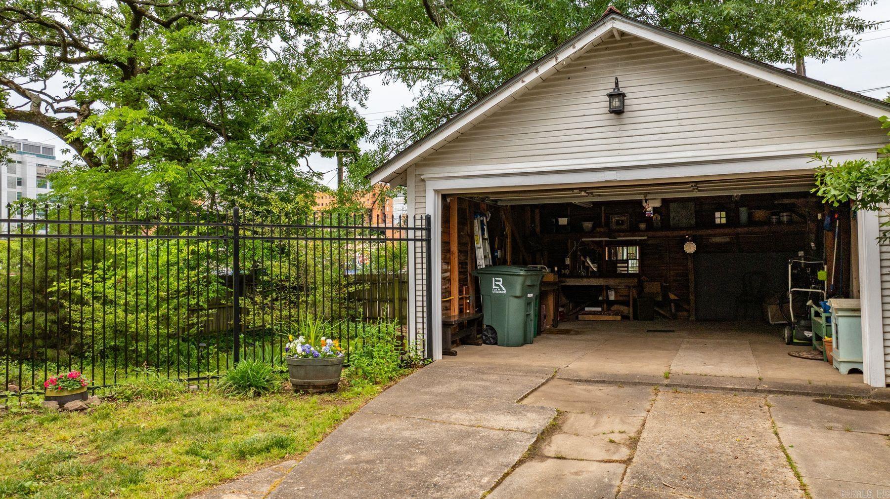 104 N Pine St Street