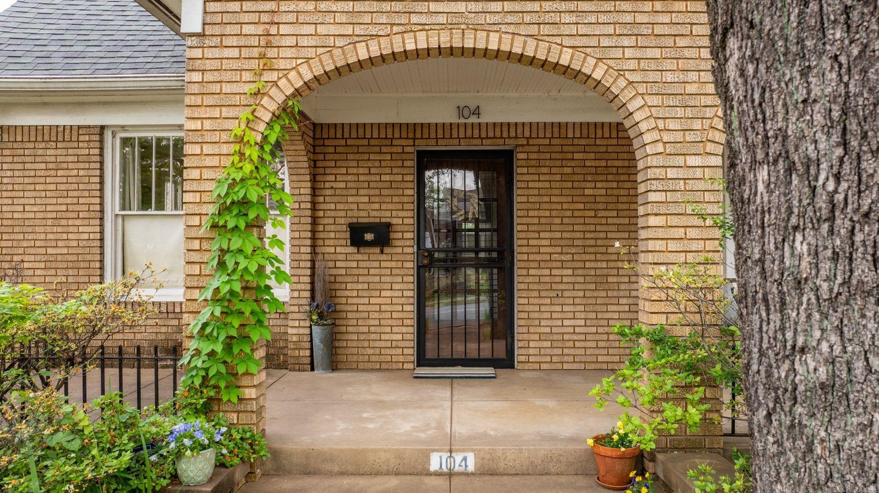 104 N Pine St Street