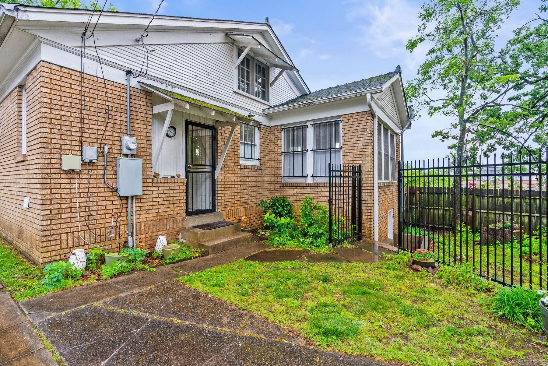 104 N Pine St Street