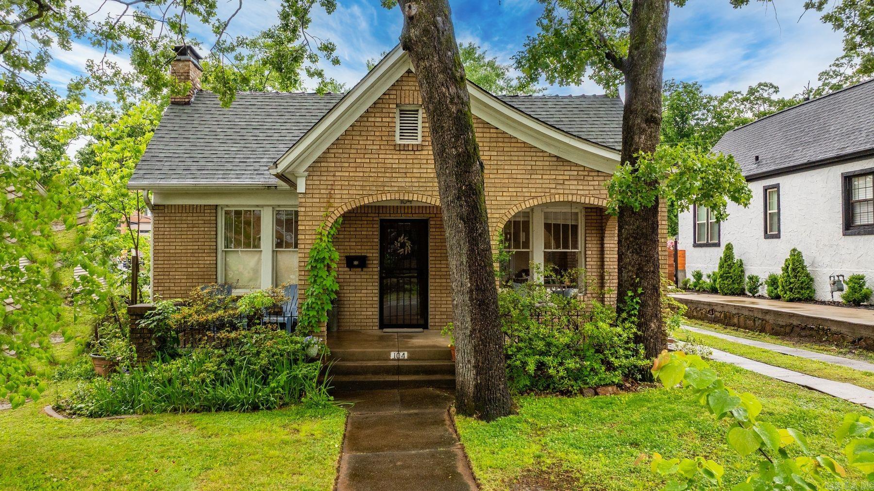 104 N Pine St Street